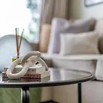 Guestready - Vibrant Retreat In Dubai\'S Heart