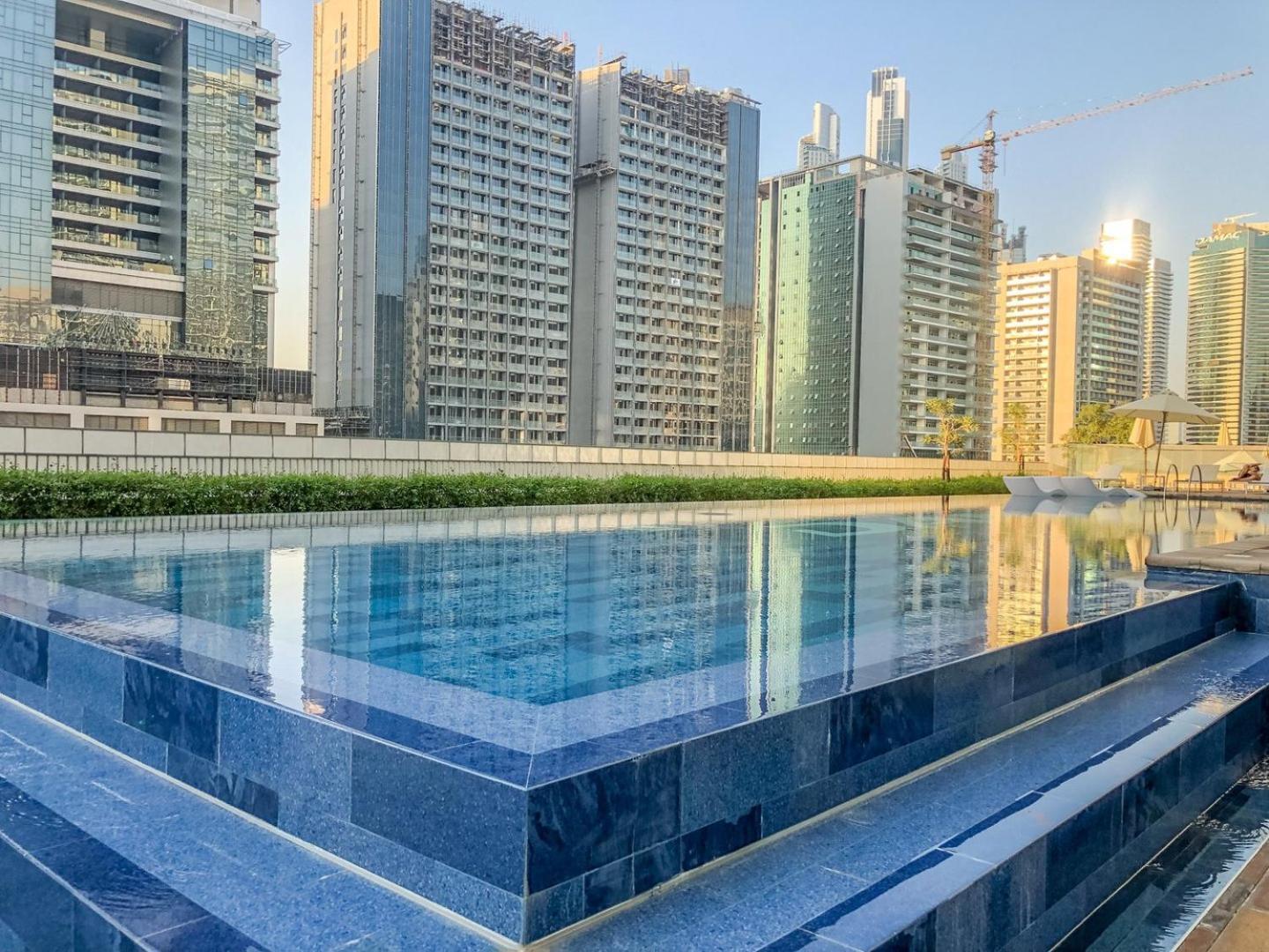 Guestready - Vibrant Retreat In Dubai's Heart Apartment